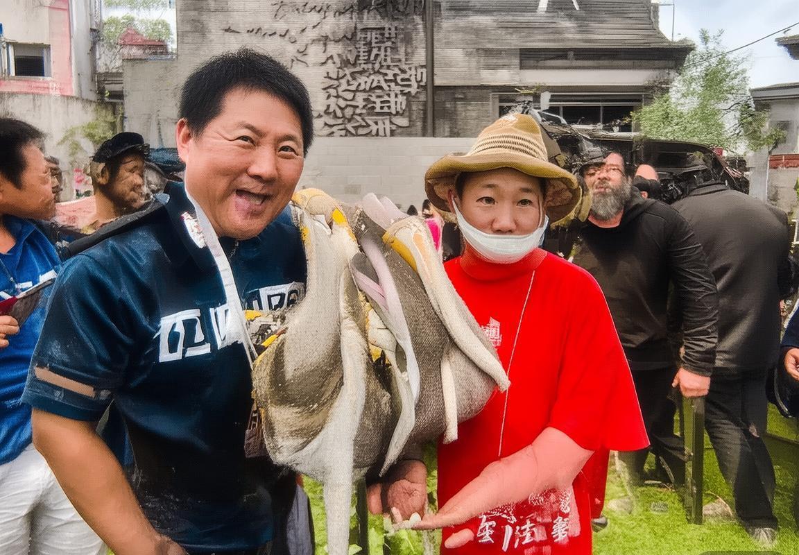 2018苏宁申花巅峰对决：战术智慧火花与经典瞬间回顾(图3)