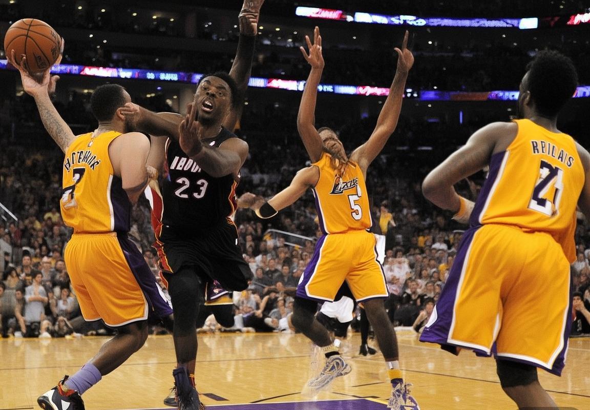 湖人战术精准，热火三分投射受制，总决赛湖人再赢一城(图3)